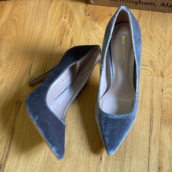 Shoe Republic LA Velvet Heels - Picture 2 of 3